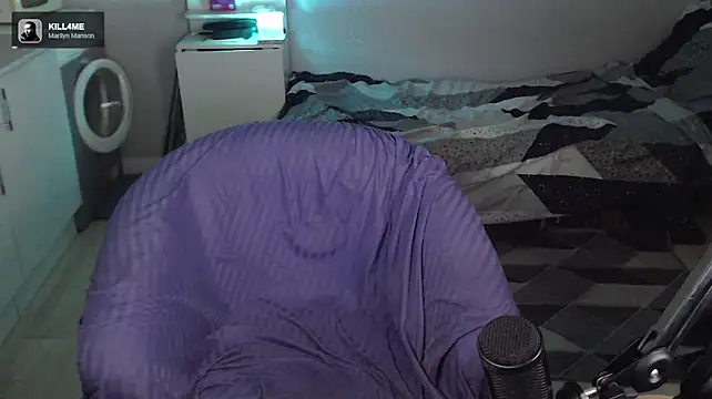 yourlildemon stripchat live cam model