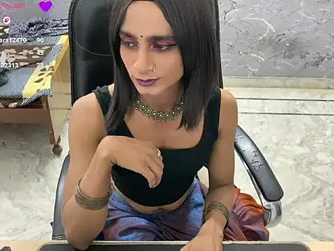LuvLayla stripchat live cam model