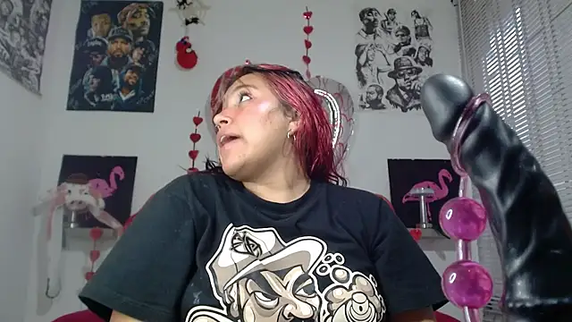 sandyfuckass stripchat live cam model
