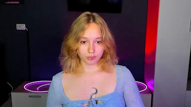 rikkitikkitavik stripchat live cam model