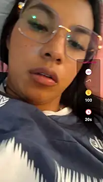 sophiagomezx stripchat live cam model