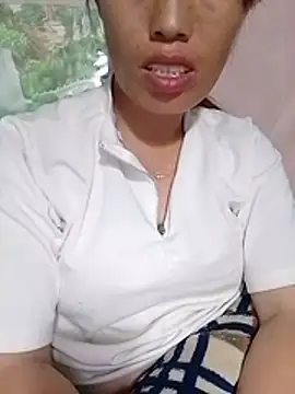 Tu-quyen stripchat live cam model