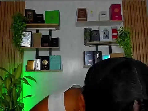 milan_2006 stripchat live cam model