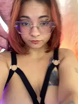 NikyFrequency stripchat live cam model