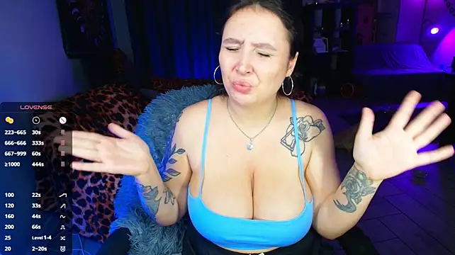 NicoleFancy stripchat live cam model