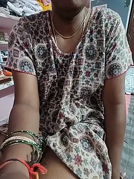 kruthika-telugu stripchat live cam model