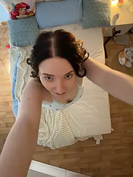 Snowhiite stripchat live cam model