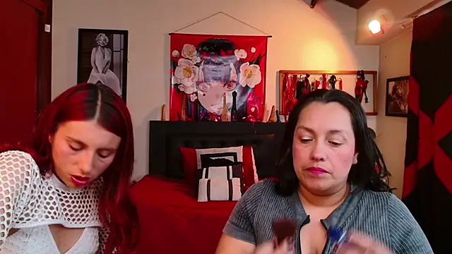 KloeDeketAndPenelope stripchat live cam model