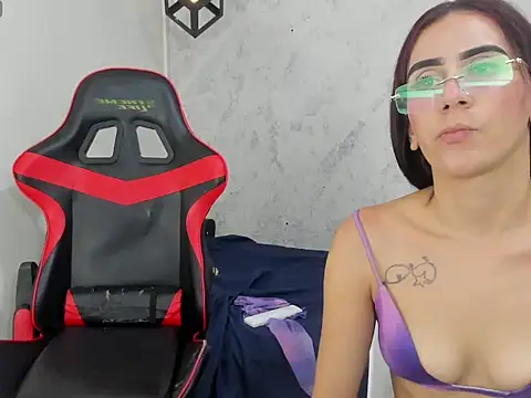 manuu_0_ stripchat live cam model