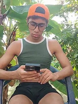 Dennis_Lupers stripchat live cam model