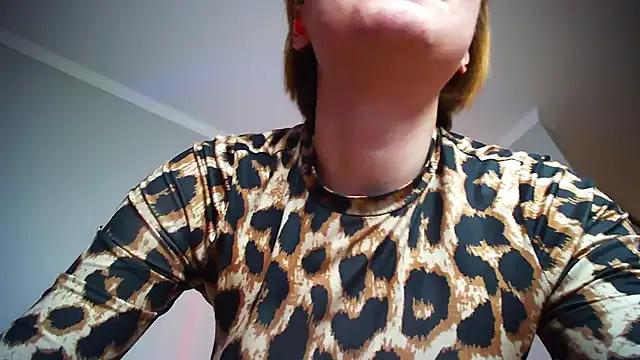 KinkyMissCherry stripchat live cam model