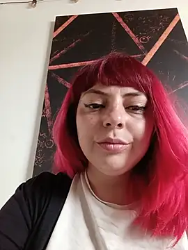 madelaine- stripchat live cam model