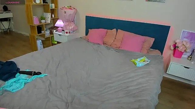 BritneyLix stripchat live cam model