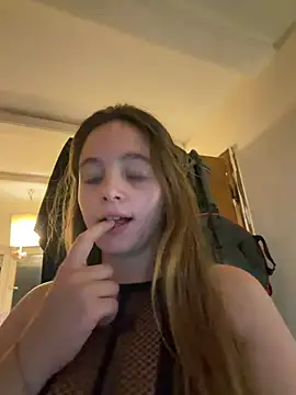 Rhyumii stripchat live cam model