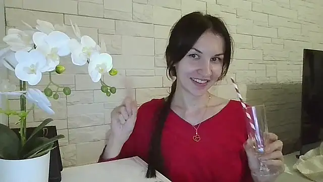 JuliaLovely stripchat live cam model