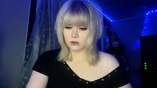 HelloKinki stripchat live cam model