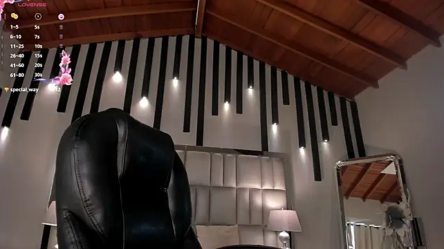 NinaMichelle stripchat live cam model