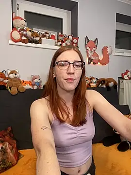 FinaFoxy stripchat live cam model