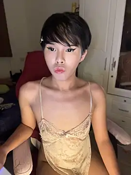 Plaxxxtique stripchat live cam model