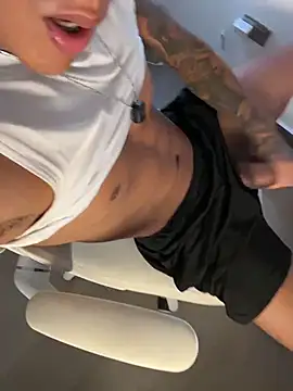 sendfer stripchat live cam model