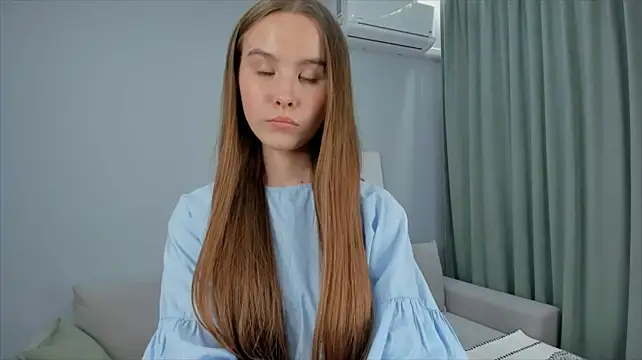 NerissaKhan stripchat live cam model