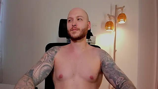 AdamMeyer_10 stripchat live cam model