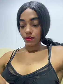 _Brunette_hotXXX stripchat live cam model