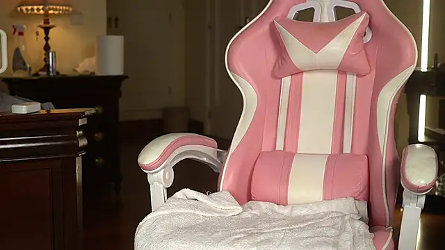 Katyerave stripchat live cam model