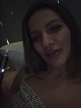 QuenMonicaUK stripchat live cam model