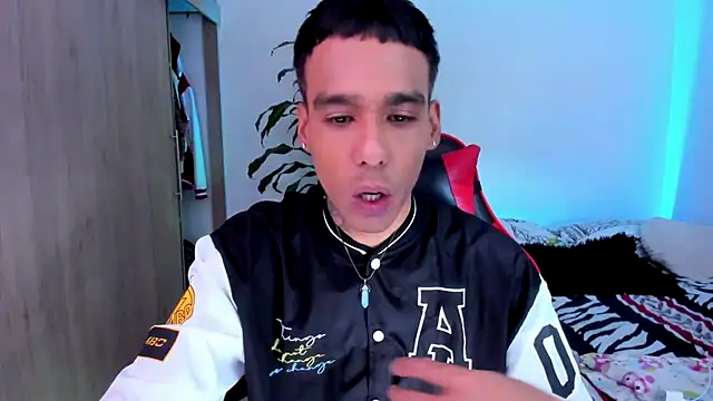 Damianwhite stripchat live cam model