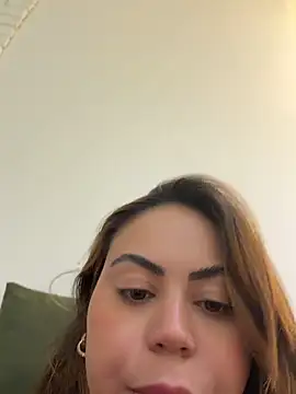 lariic stripchat live cam model