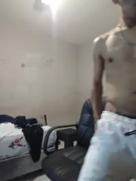 ---Leon--- stripchat live cam model