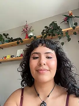 SugarTroubl33 stripchat live cam model