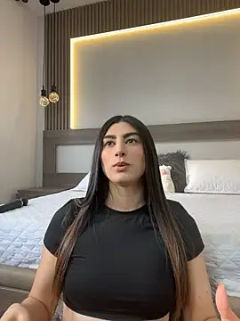 evelyn_hills stripchat live cam model