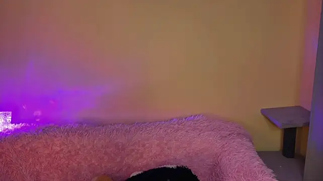 Leiakiss stripchat live cam model