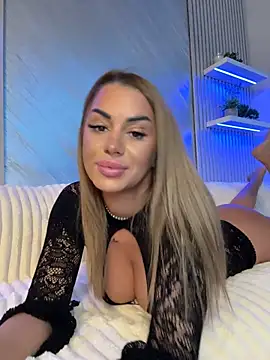 KirstieVegas stripchat live cam model