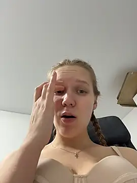 Ketitull stripchat live cam model