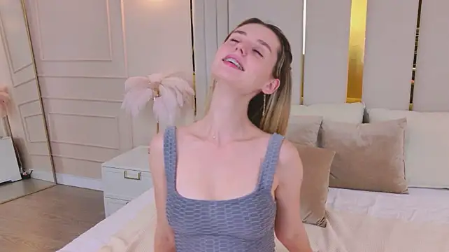 MarybethSnow stripchat live cam model