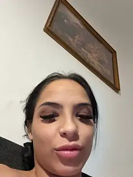 Evelin199 stripchat live cam model