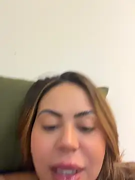 lariic stripchat live cam model