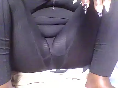 saraswee stripchat live cam model
