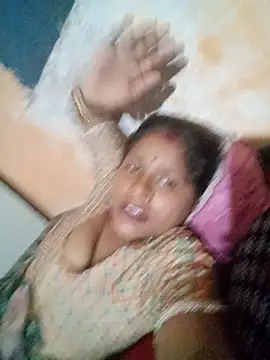Ravita_bahat stripchat live cam model