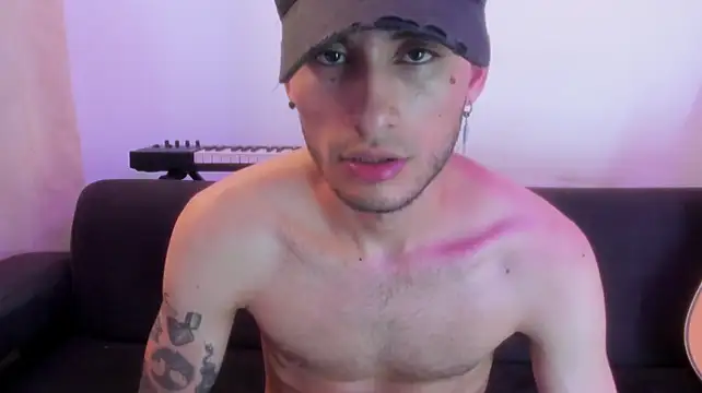 Henrikk_senn stripchat live cam model