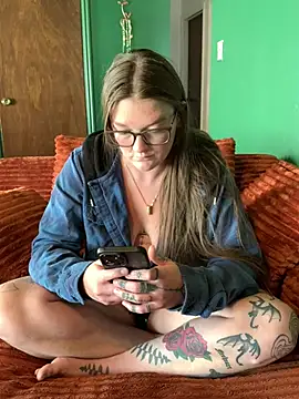 PussiesnCream_ stripchat live cam model