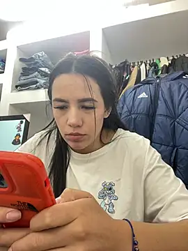 Marianahb-e stripchat live cam model