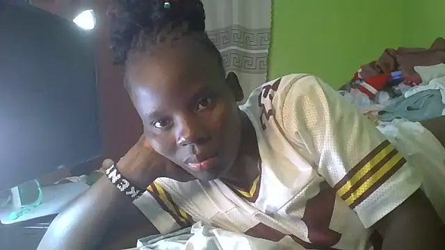 Sweetaggy2 stripchat live cam model