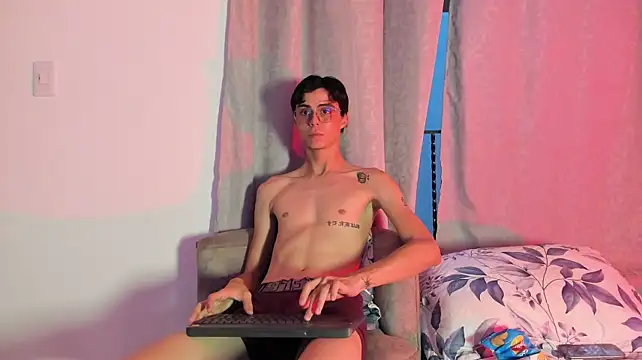 SEIJAKU_SEGI stripchat live cam model