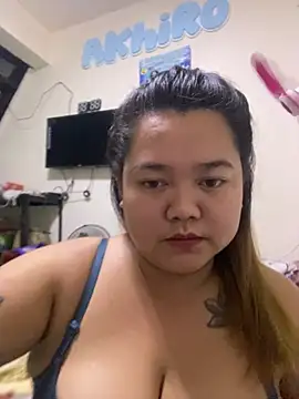 xBetterThanUrWifex stripchat live cam model