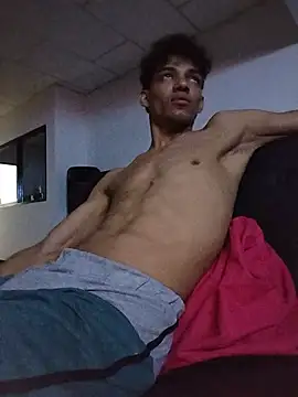 Brayanellatino stripchat live cam model