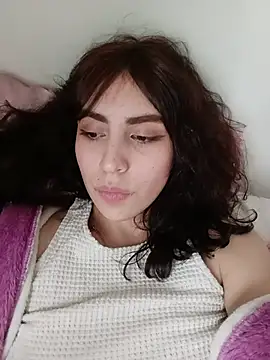 Ashlyvaldes stripchat live cam model